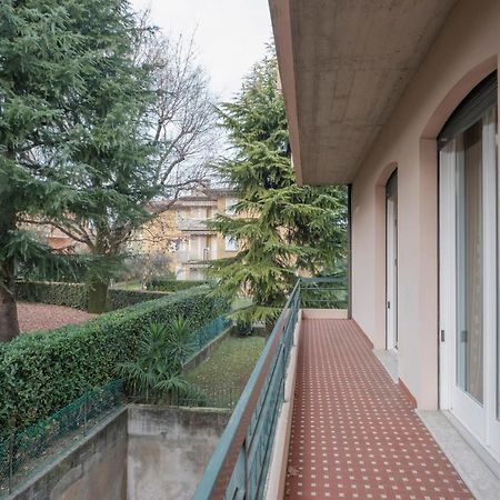 Aura Home Sirmione - 2 Bedrooms Apartment Bagian luar foto