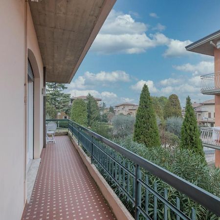 Aura Home Sirmione - 2 Bedrooms Apartment Bagian luar foto