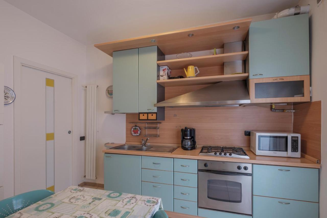 Aura Home Sirmione - 2 Bedrooms Apartment Bagian luar foto
