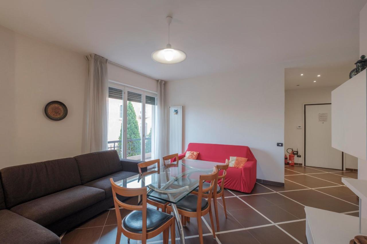 Aura Home Sirmione - 2 Bedrooms Apartment Bagian luar foto