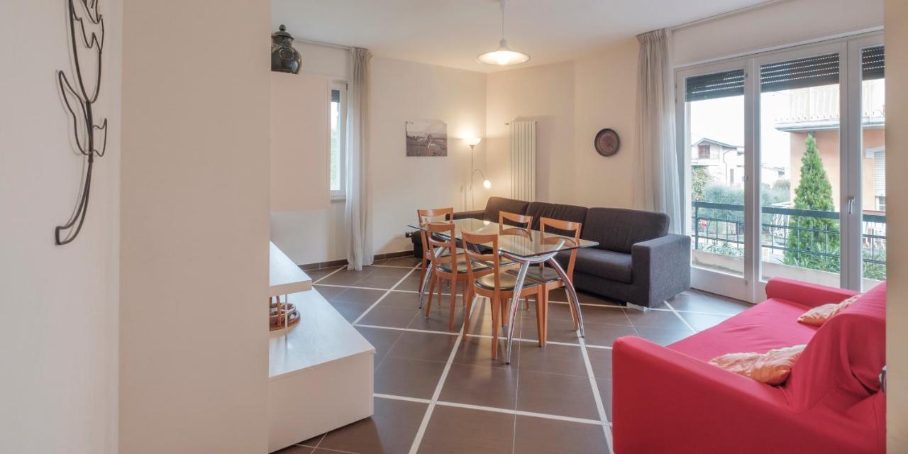 Aura Home Sirmione - 2 Bedrooms Apartment Bagian luar foto