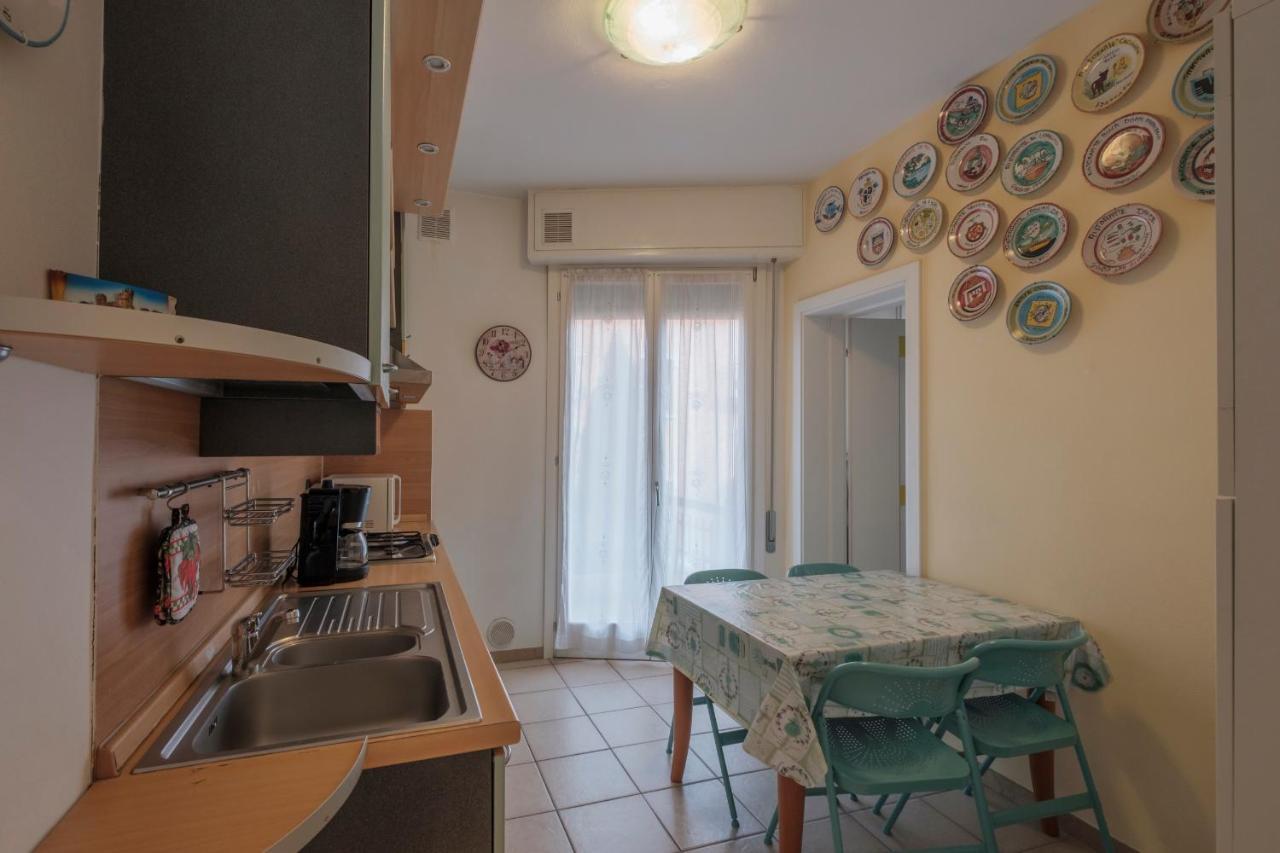Aura Home Sirmione - 2 Bedrooms Apartment Bagian luar foto