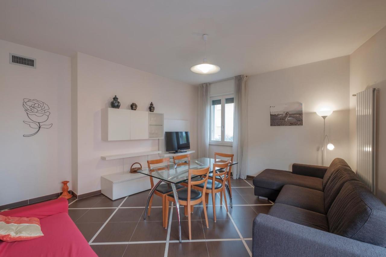 Aura Home Sirmione - 2 Bedrooms Apartment Bagian luar foto